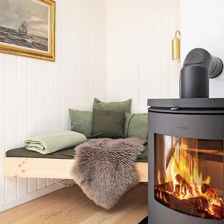 7 Person Holiday In L S *